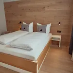 Mariandl Am Berg Hotel