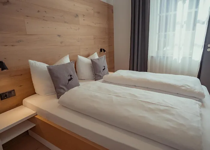 Mariandl Am Berg Hotel *